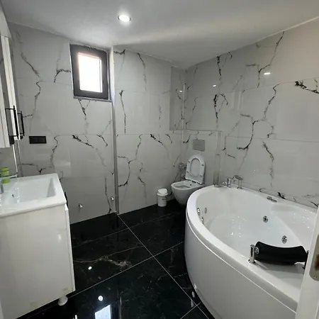 6 Yatak Odali Ultra Lueks Yeni Villa